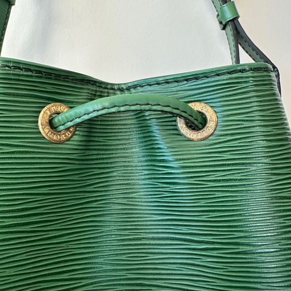 Louis Vuitton authentic EPI leather bag - Picture 3 of 12